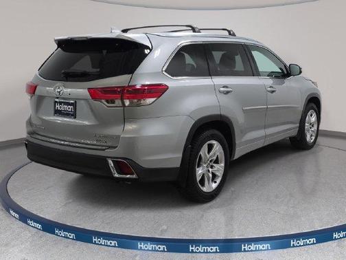 Celestial Silver Metallic 2017 Toyota Highlander Limited