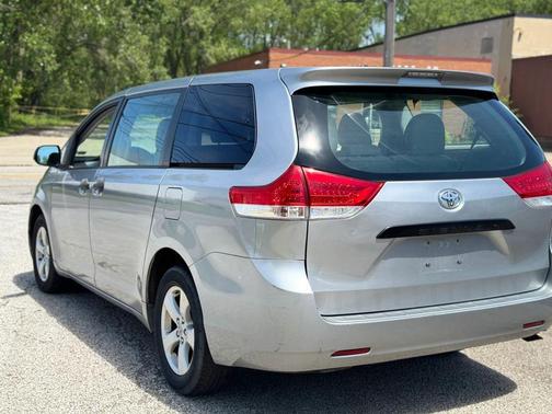 2011 Toyota Sienna Minivan 4D