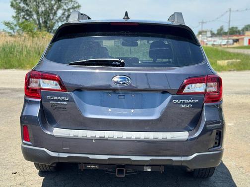 Blue 2017 Subaru Outback 3.6R Limited