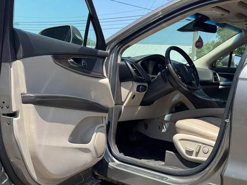Gold 2016 Lincoln MKX Reserve