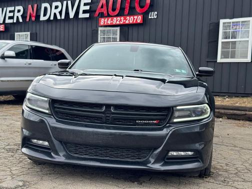 Pitch Black Clearcoat 2016 Dodge Charger SXT