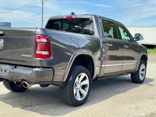 Granite Crystal Metallic Clearcoat 2019 RAM 1500 Limited