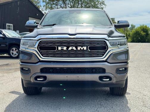 Granite Crystal Metallic Clearcoat 2019 RAM 1500 Limited