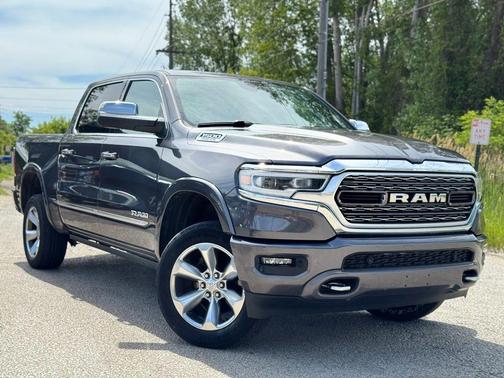 Granite Crystal Metallic Clearcoat 2019 RAM 1500 Limited