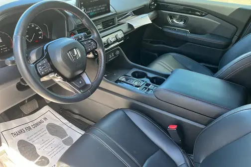 White 2025 Honda Pilot TrailSport