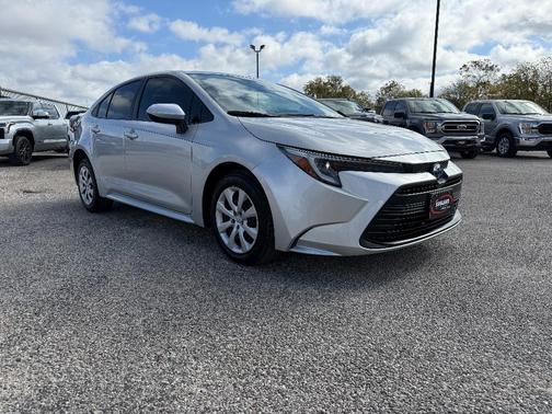 2024 Toyota Corolla Hybrid LE