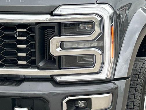 2023 Ford F-450 LIMITED