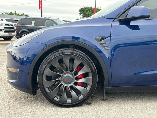 Deep Blue Metallic 2023 Tesla Model Y Performance
