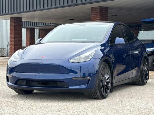 Deep Blue Metallic 2023 Tesla Model Y Performance