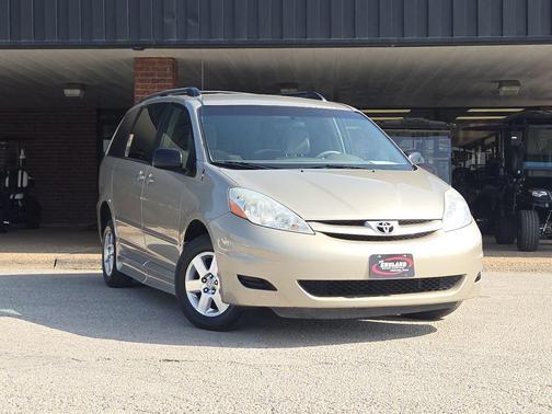 2009 Toyota Sienna LE