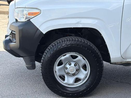 2016 Toyota Tacoma SR