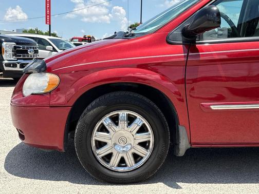 Inferno Red Crystal Pearlcoat 2007 Chrysler Town & Country Touring