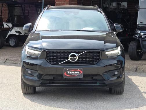 2021 Volvo XC40 T5 R-Design