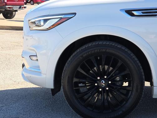 2021 INFINITI QX80 SENSORY