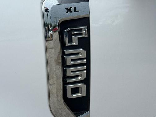 Oxford White 2019 Ford F-250 XL
