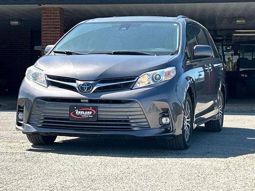 2019 Toyota Sienna XLE