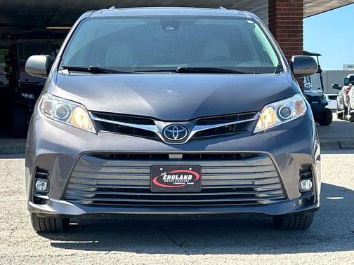 2019 Toyota Sienna XLE