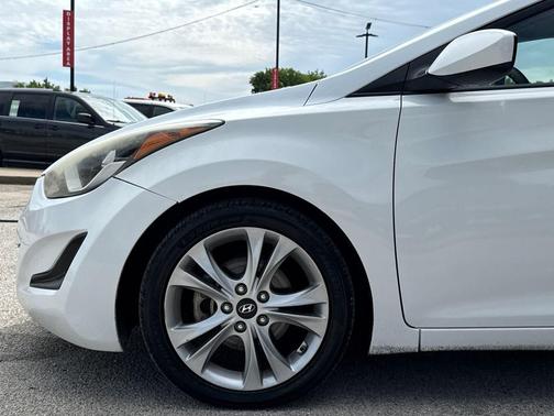 Quartz White Pearl 2016 Hyundai ELANTRA SE