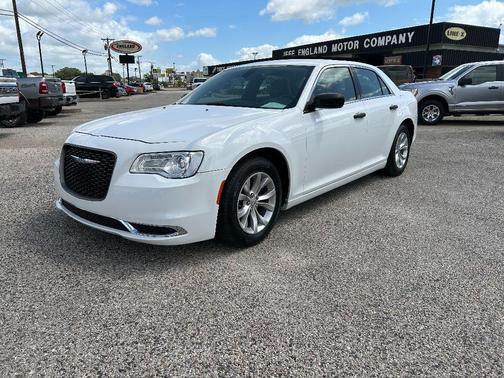 2016 Chrysler 300 Limited