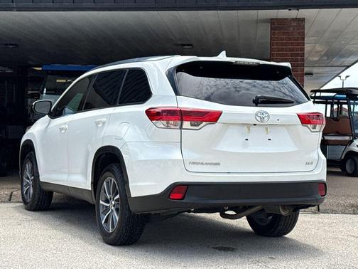 Blizzard Pearl 2019 Toyota Highlander XLE