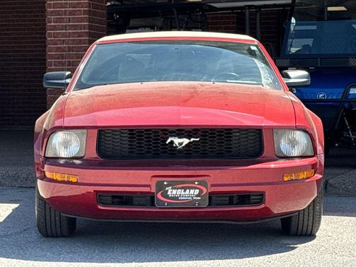 2007 Ford Mustang Deluxe