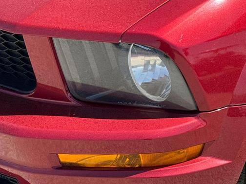 2007 Ford Mustang Deluxe