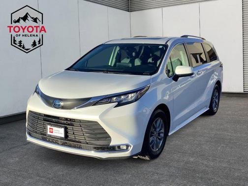 2022 Toyota Sienna XLE 7 Passenger