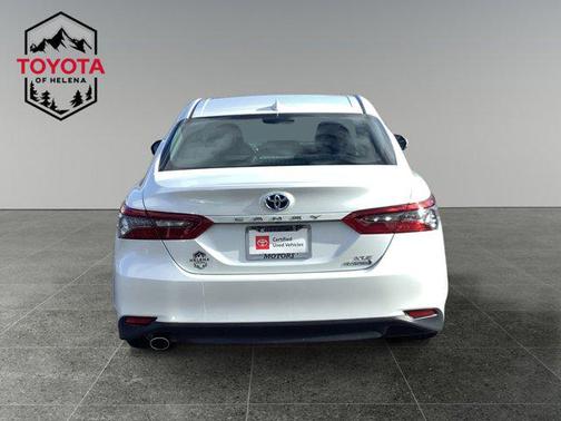 2022 Toyota Camry Hybrid XLE