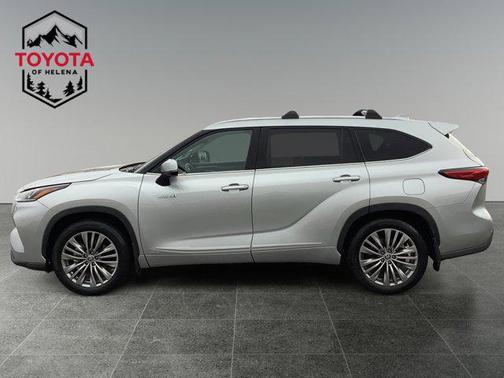 2021 Toyota Highlander Hybrid Platinum