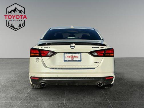 2022 Nissan Altima SR Intelligent AWD