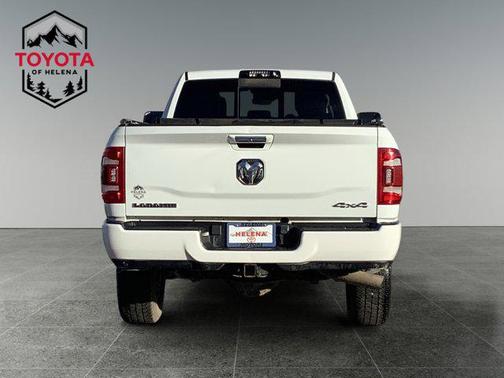 2022 RAM 2500 Laramie Crew Cab 4x4 8' Box