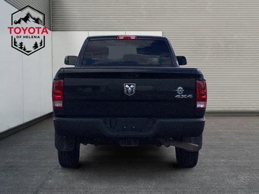 2017 RAM 2500 Tradesman Crew Cab 4x4 8' Box