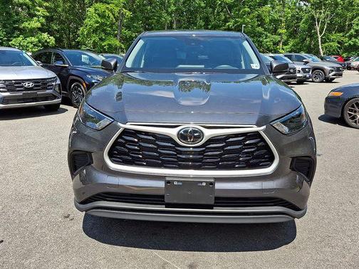Magnetic Gray Metallic 2023 Toyota Highlander L