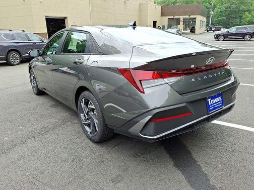 2025 Hyundai ELANTRA Sport