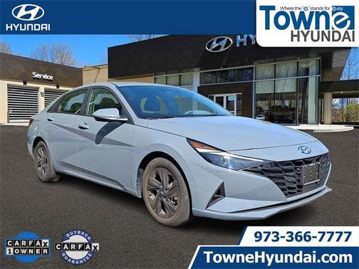 2022 Hyundai ELANTRA SEL