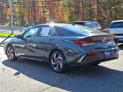 2025 Hyundai ELANTRA Sport
