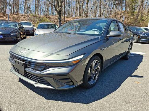 Amazon Gray 2025 Hyundai ELANTRA SEL