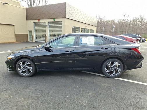 2025 Hyundai ELANTRA SEL