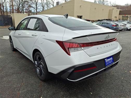 2025 Hyundai ELANTRA Sport