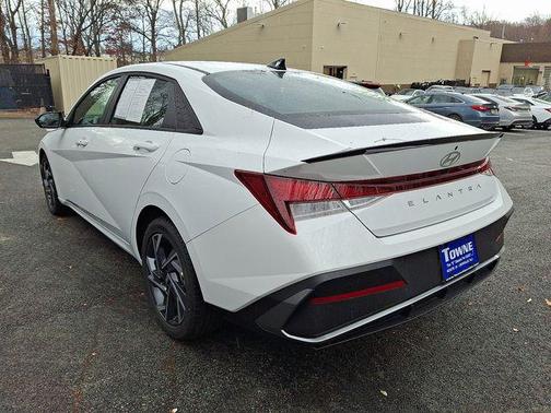 2025 Hyundai ELANTRA Sport