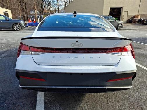 2025 Hyundai ELANTRA Sport