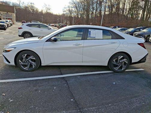 2025 Hyundai ELANTRA Sport