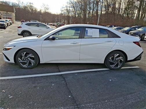 2025 Hyundai ELANTRA Sport