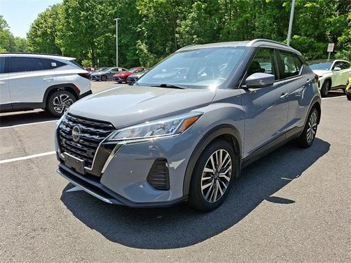 2022 Nissan Kicks SV
