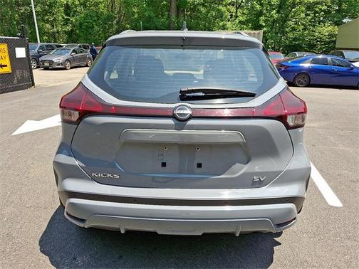 2022 Nissan Kicks SV