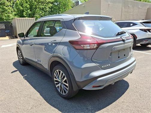 2022 Nissan Kicks SV