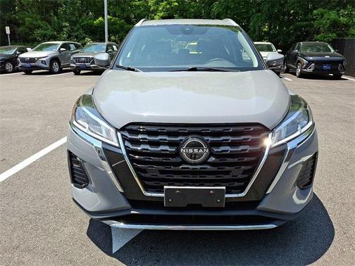 2022 Nissan Kicks SV