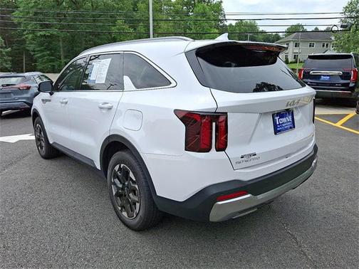 2024 Kia Sorento S