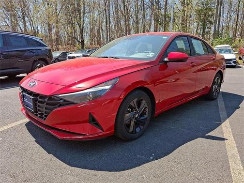 2022 Hyundai ELANTRA SEL