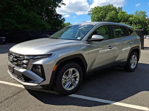 Shimmering Silver 2026 Hyundai TUCSON SE